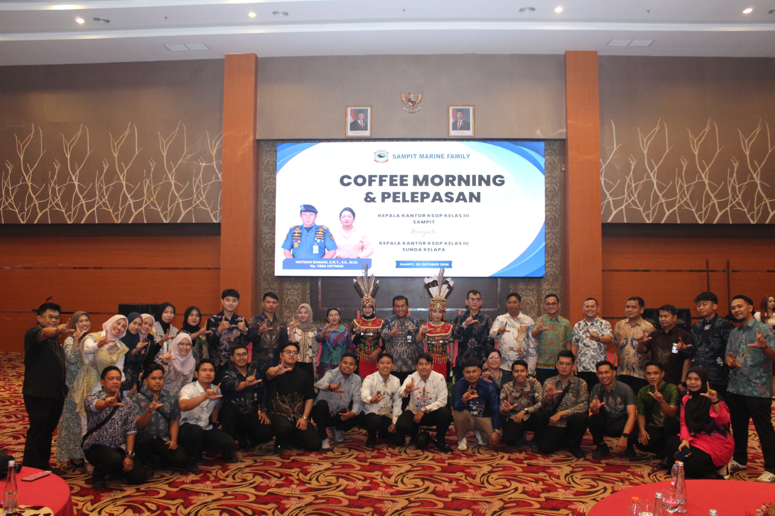 KEPALA KSOP KELAS III SAMPIT GESER, MENDAPATKAN APRESIASI DARI BUPATI KOTIM DAN INSAN MARITIM DENGAN TINGGALKAN CATATAN TINTA EMAS